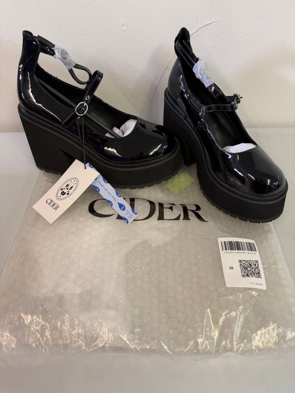 NWT Cider Black Patent Platform Mary Jane Heels - Picture 3 of 4